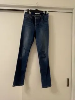 Item thumbnail for item 48495548-cee6-43d0-b405-9ff2e5344f38