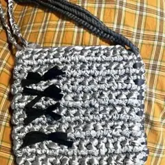 【最終値下げ】リボンバック 編み込み ショルダー シルバー 黒 肩掛ハンドメイド