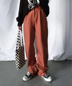 新品未使用　太ベルトハイウエストウールライクカラータックスラックス　テラコッタ