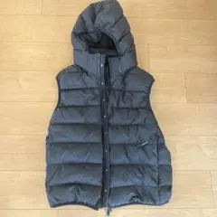 MOCLERブラック フード付きダウンベスト