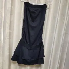 フリル付き黒ロングスカート