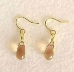 【再々販】♥️大人ブラウンのチェコドロップ♪シンプルピアス　ハンドメイド