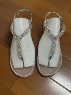 Bridget Birkin ビジュー付き Tストラップ サンダルのサムネイル