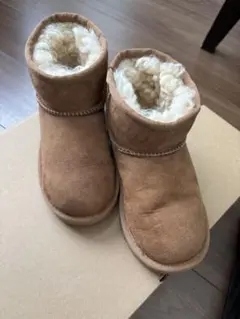 UGG キッズ ブーツ ブラウン