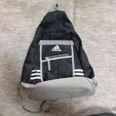 adidas ショルダーバッグ 黒 グレー