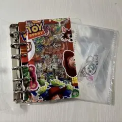 シャカシャカ　シール帳　バインダー　ノート　トイストーリー