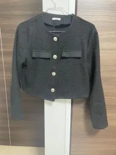 しまむら ノーカラー クロップドジャケット 黒