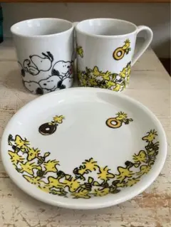 スヌーピー ウッドストック　マグカップ2個と皿セット　ミスタードーナツ