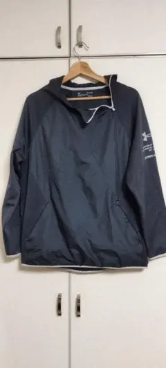 Under Armour SM/PI/CH ダークグレー フードジャケット