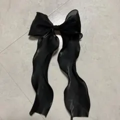 リボン　バレッタ　黒　ヘアアクセサリー　シフォン　光沢 新品未使用