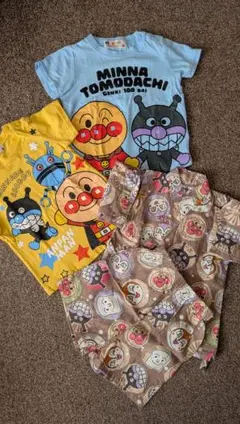 アンパンマン　Tシャツ2枚＋甚平　90cm　夏服まとめ売り　半袖　浴衣