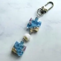 香水瓶モチーフ シェイカーチャーム ブルー - メルカリ