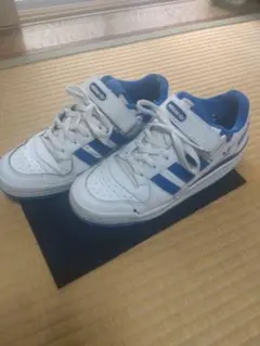 adidas フォーラムロー 25.5センチ