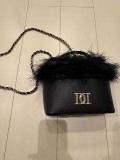 ダーリッチ　ファー付き黒ショルダーバッグ
