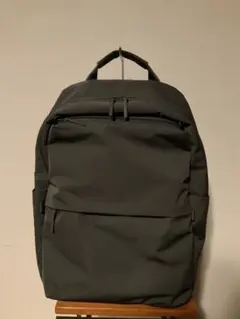【未使用品】UNIQLOダークグレー リュック