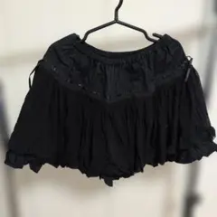 フリル付きブラックミニスカート