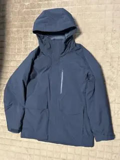 ユニクロハイブリッドダウンMネイビー