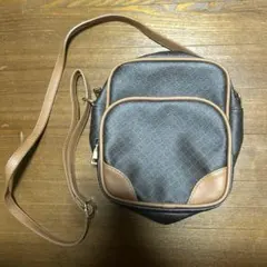 Item thumbnail for item 86563f8c-377f-4593-b454-20500fc0b74d