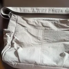 軽量 ナイロン ショルダーバッグ ベージュ