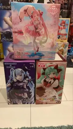 桜ミク・クロミミク・チロルミクフィギュア3点セット