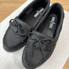 MINNETONKA モカシン 399 ブラック サイズ5のサムネイル