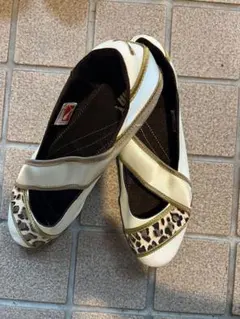 PUMA レディース フラットシューズ レオパード柄のサムネイル