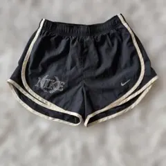 ナイキ　ショートパンツ　黒色