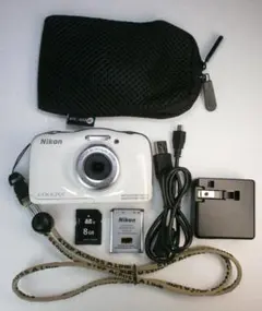 【防水】Nikon COOLPIX S33✨美品❤️何か可愛い不思議なカメラのサムネイル