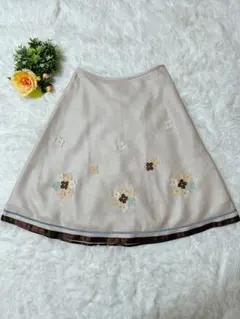 【M'S GRACY】スカート(38)ベージュ/フラワー刺繍