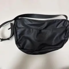 ニコアンド ショルダーバッグ レザー風