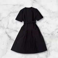 【美品】ブラックフォーマル　礼服　Aライン ワンピース　美シルエット