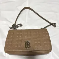 美品/近年モデル バーバリー ローラ ショルダーバッグ TB キルティング 赤 美品/近年モデル バーバリー ローラ ショルダーバッグ TB キルティング