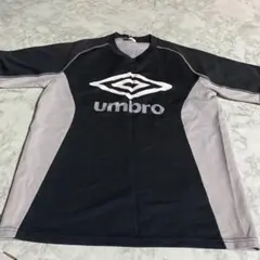 umbro 黒/グレー Vネック長袖シャツ