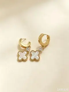 ゴールド クローバーピアス 貝殻調 ステンレス製 レディースアクセサリー