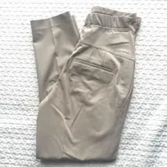 美品⭐︎ユニクロ　スマートアンクルマタニティパンツ　ベージュ　M