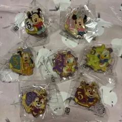 ディズニーキャラクター 5周年記念ピンバッジ 7個セット
