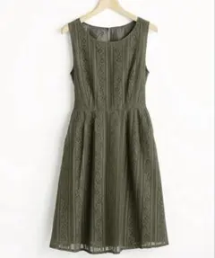 【値下げ】総レースノースリワンピ　美品　 マジェスティックレゴン　レース　夏服のサムネイル