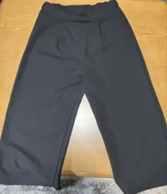 ストレッチ素材 黒 ワイドパンツ