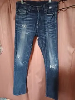 Hollisterホリスター ストレートストレッチデニム ダメージ加工のサムネイル