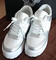 【厚底レースアップスニーカー】