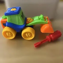カラフル トラクター型おもちゃ