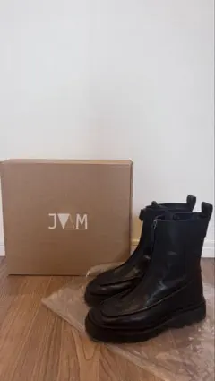 Item thumbnail for item b257cae9-d4e3-43f8-bde6-6bfc64c6b331