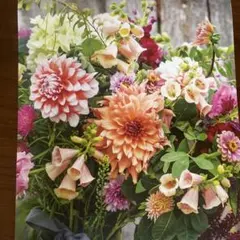 2026年 壁掛けカレンダー Flower Ensembleのサムネイル