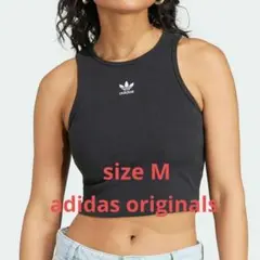 美品アディダス レディースM 短丈 へそ出し 黒エッセンシャルズリブタンクトップのサムネイル