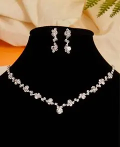 【まとめ買いがお得】ネックレスとピアスのセット