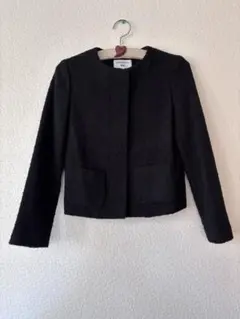 ユニクロ　CARINEROITFELD ノーカラージャケット　レディースSのサムネイル