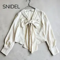 【最終価格】SNIDEL ボウタイブラウス ショート丈 リボン 長袖 美品のサムネイル