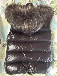 DUVETICA ブラックフード付きダウンベスト 40