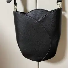 ブラックレザーショルダーバッグ