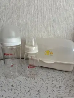 Pigeon 哺乳瓶2本と消毒ケースセット　ミルク付き